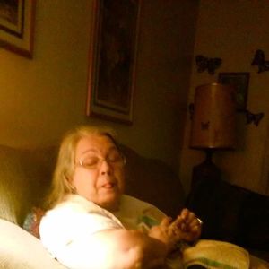 Meet your Posher, Dee dee